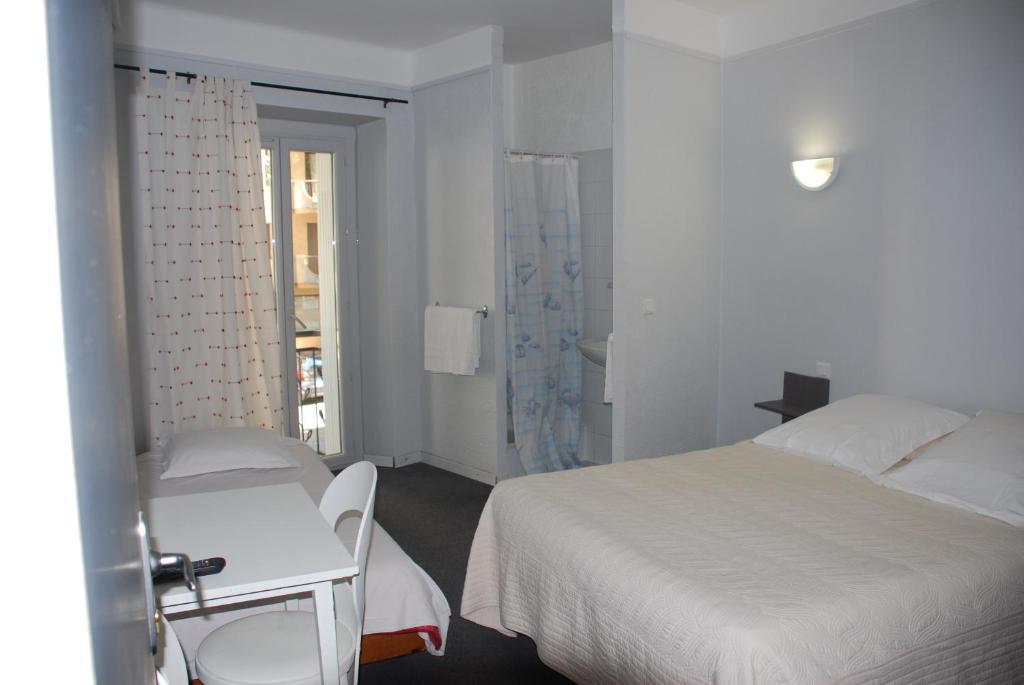 Hotel Le Charleston Родез Стая снимка