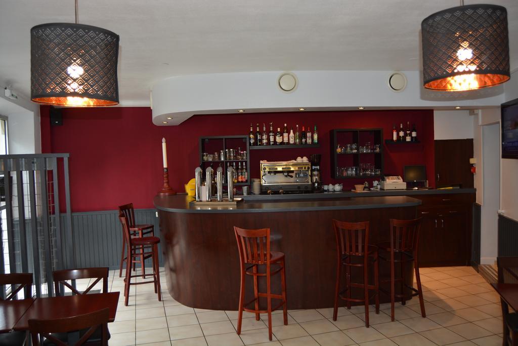 Hotel Le Charleston Родез Екстериор снимка